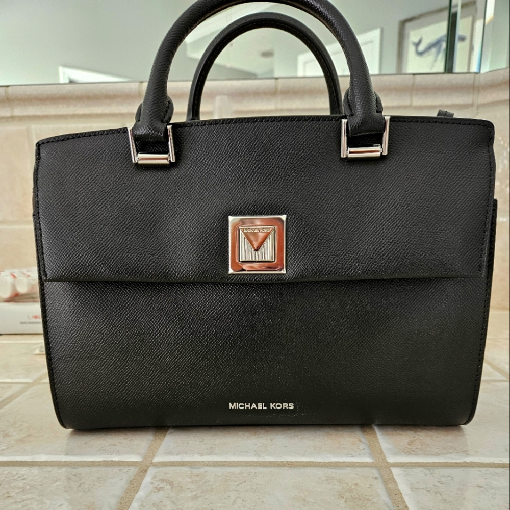 Michael Kors Sylvia Medium Zipper Top Leather Satchel Shoulder Bag